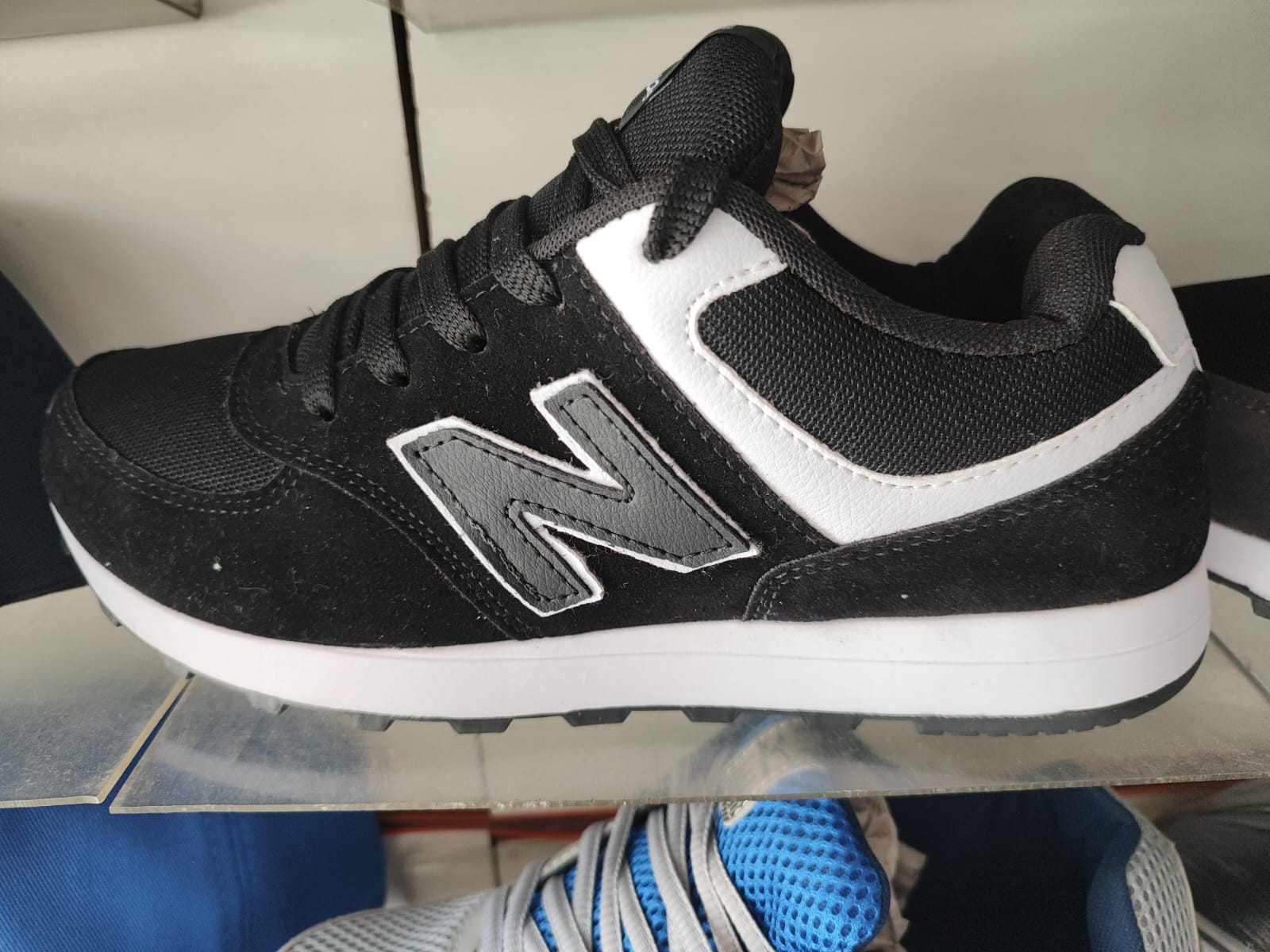 New Balance Preto